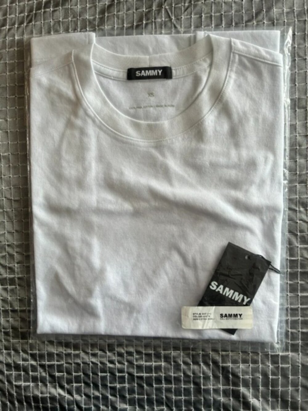 Sammy t shirt size XS NEW